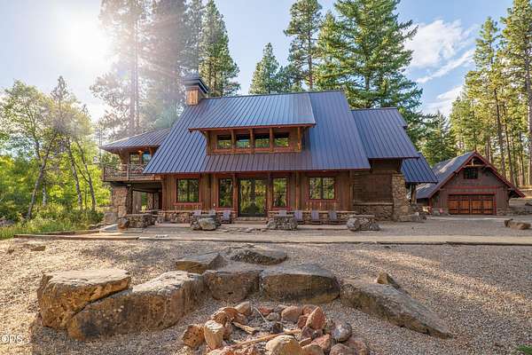 9.12 Acres of Land with Home for Sale in Ashland, Oregon