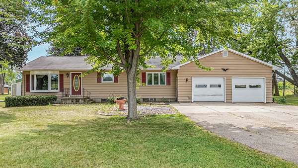 4.6 Acres of Land with Home for Sale in Larsen, Wisconsin