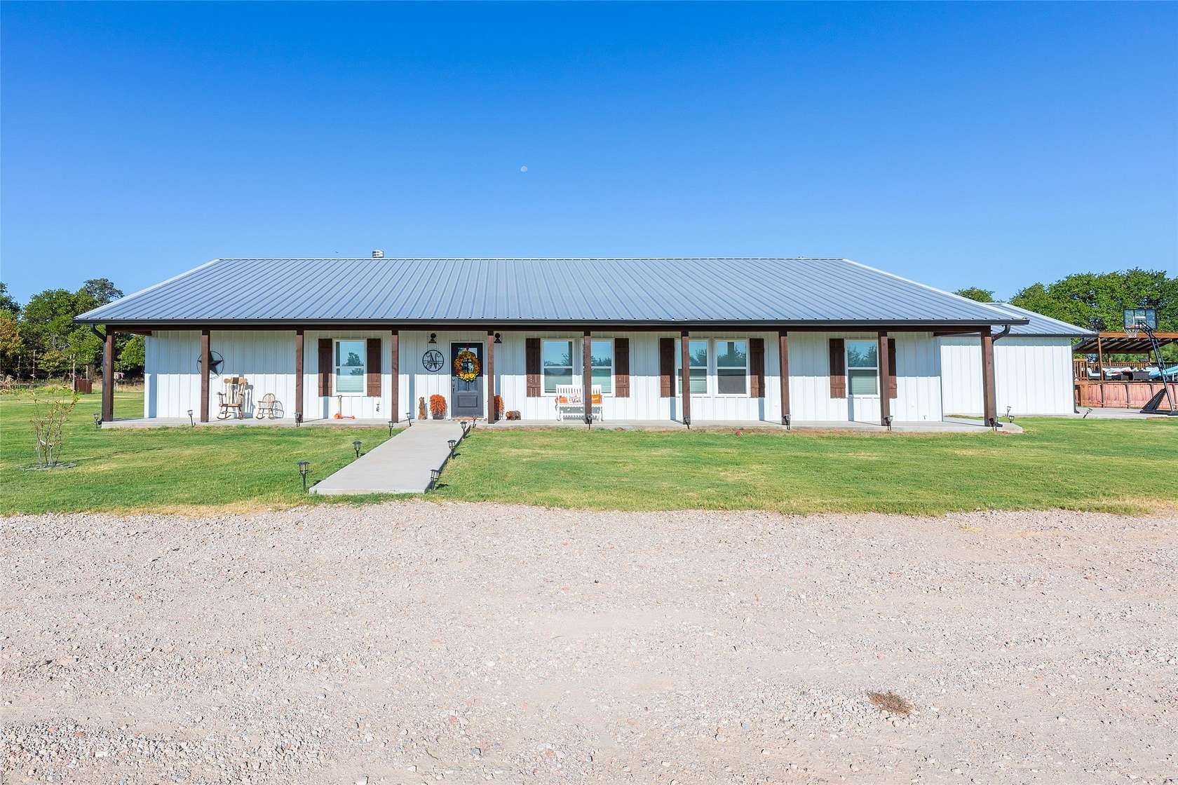 16.5 Acres of Land with Home for Sale in Clyde, Texas