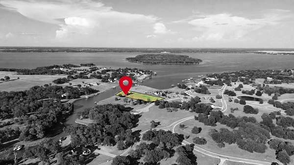 1.8 Acres of Residential Land for Sale in Corsicana, Texas