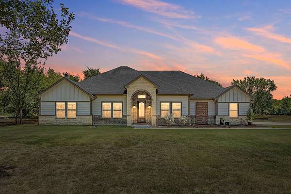 2.57 Acres of Land with Home for Sale in Quinlan, Texas