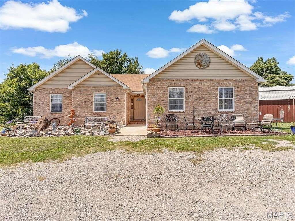 11.3 Acres of Land with Home for Sale in Godfrey, Illinois