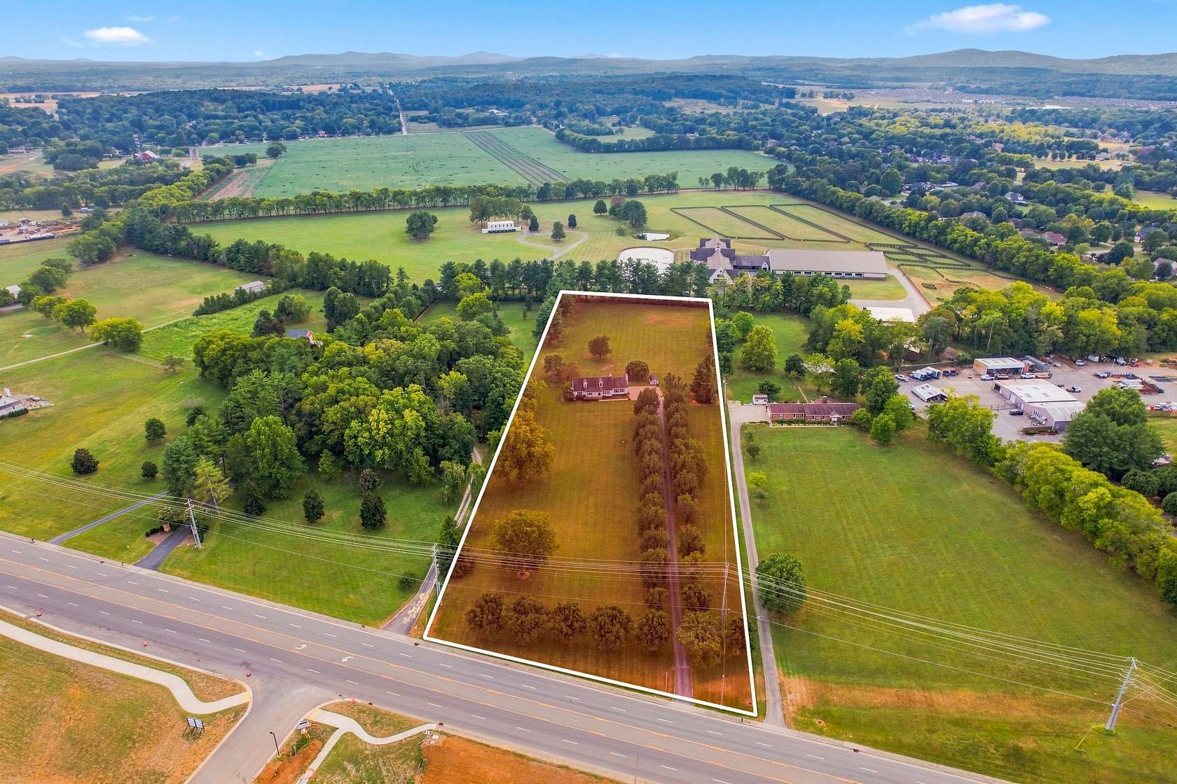 4.9 Acres of Land with Home for Auction in Murfreesboro, Tennessee