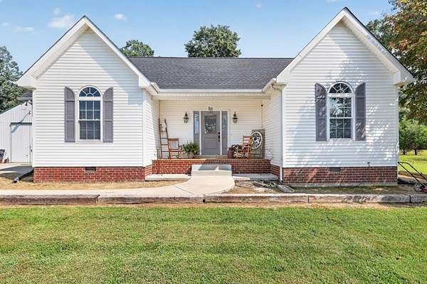 4.13 Acres of Land with Home for Sale in Portland, Tennessee