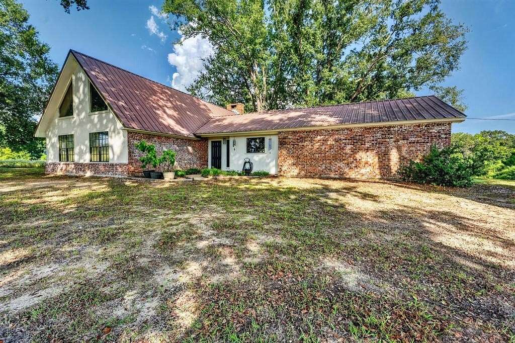 38.7 Acres of Land with Home for Sale in Nacogdoches, Texas