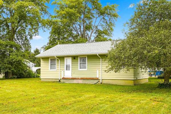 2 Acres of Land with Home for Sale in Hazleton, Iowa