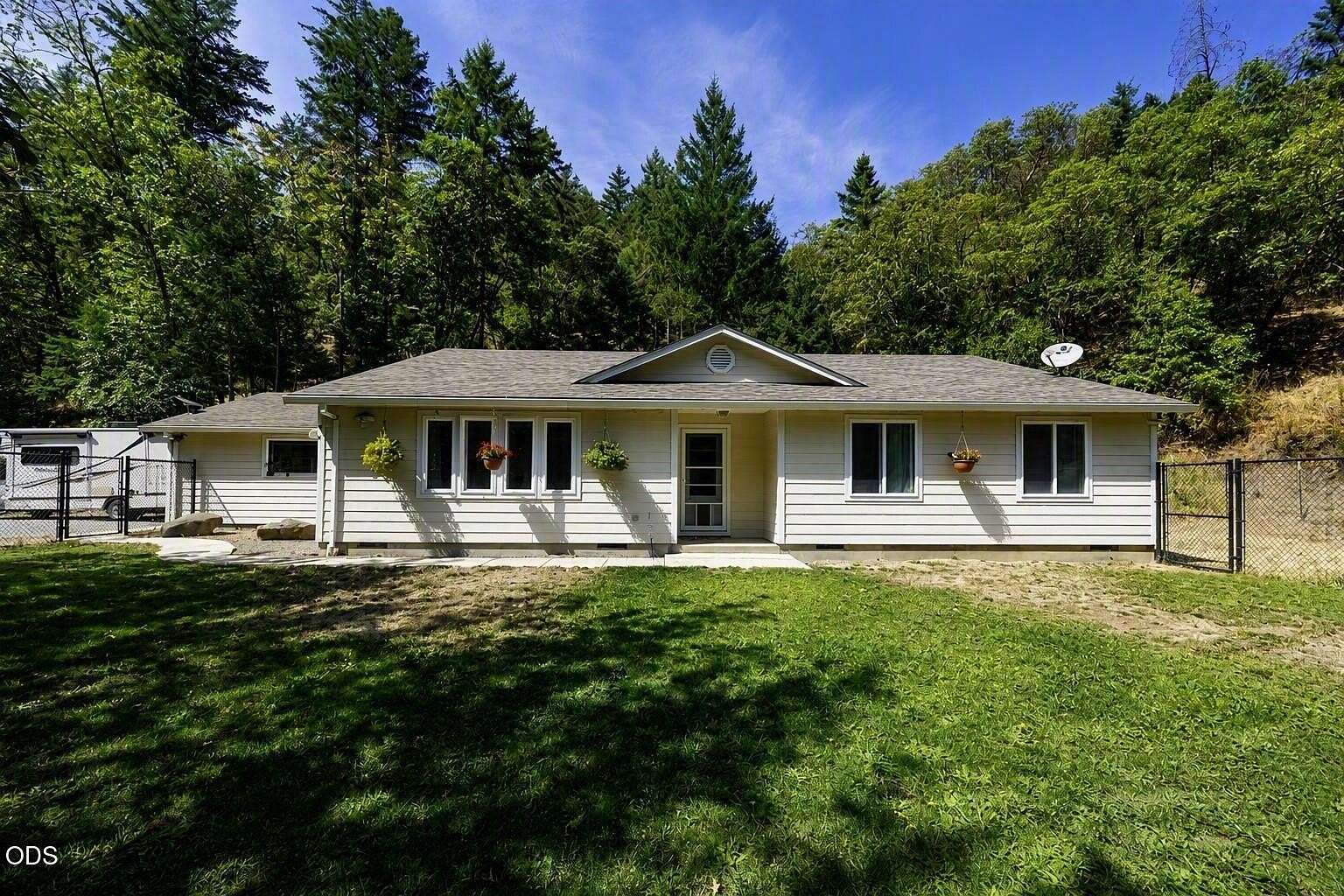 40.4 Acres of Recreational Land with Home for Sale in Medford, Oregon