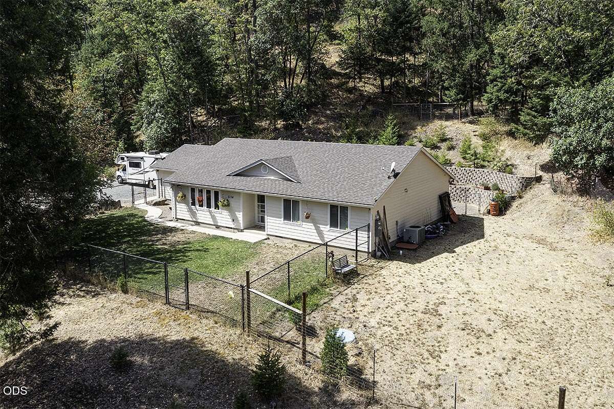 40.4 Acres of Recreational Land with Home for Sale in Medford, Oregon