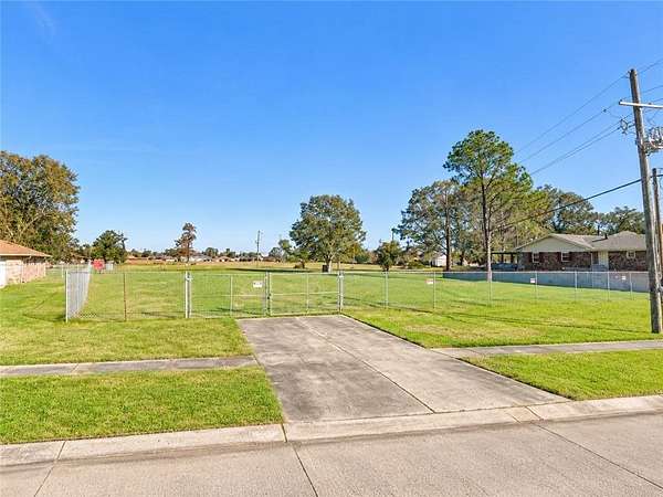 1 Acre of Residential Land for Sale in Harvey, Louisiana