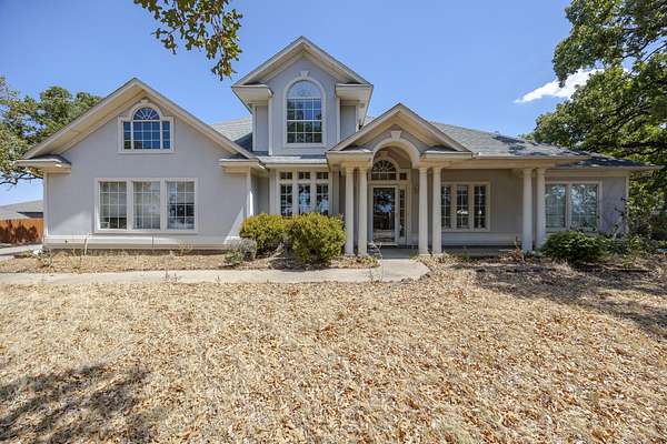 3 Acres of Land with Home for Lease in Denton, Texas