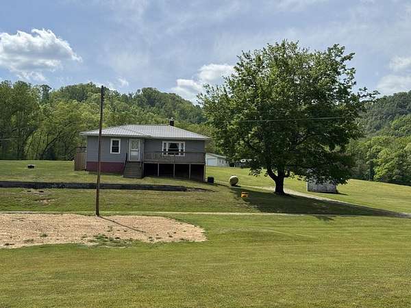 1.72 Acres of Land with Home for Sale in Fayetteville, West Virginia