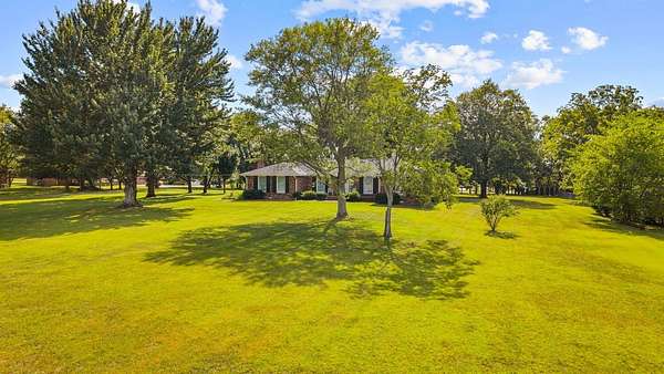 2 Acres of Land with Home for Sale in Lebanon, Tennessee