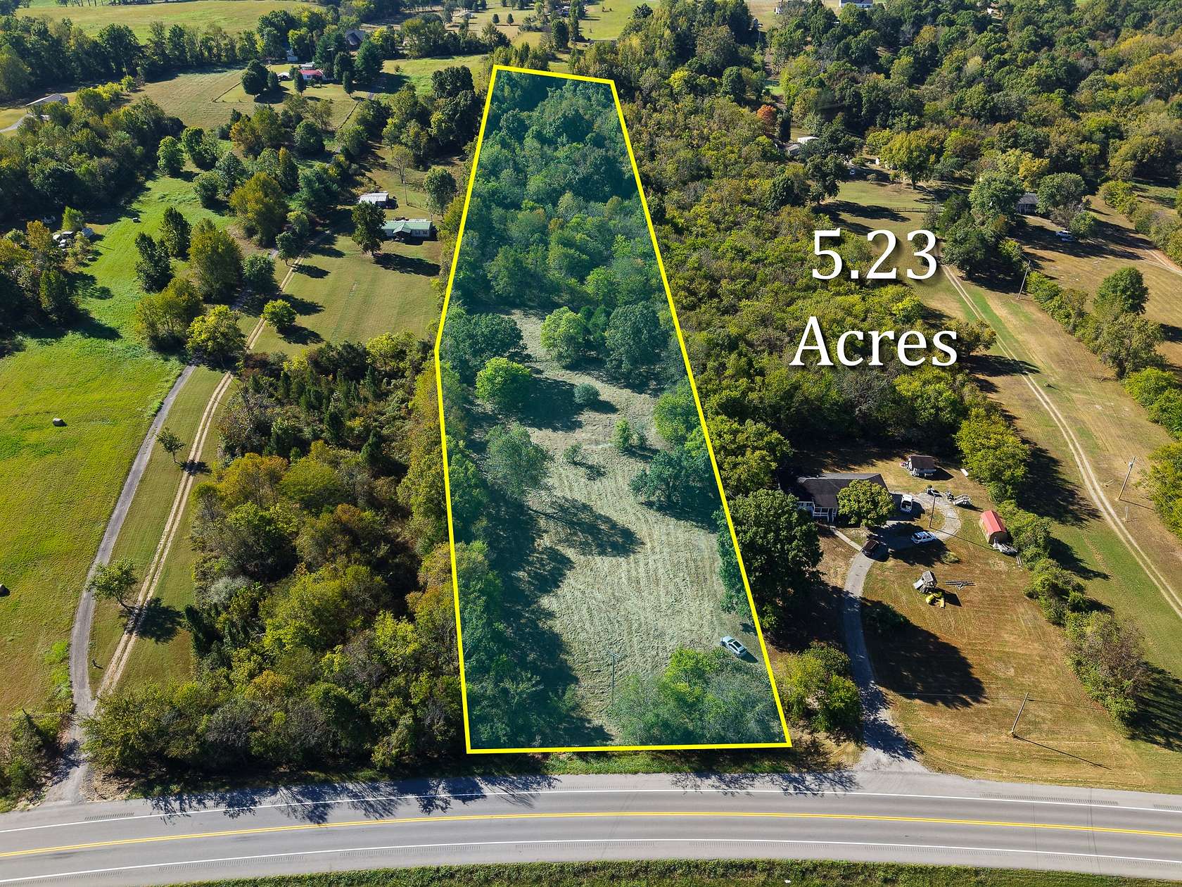 5.23 Acres of Residential Land for Sale in Castalian Springs, Tennessee