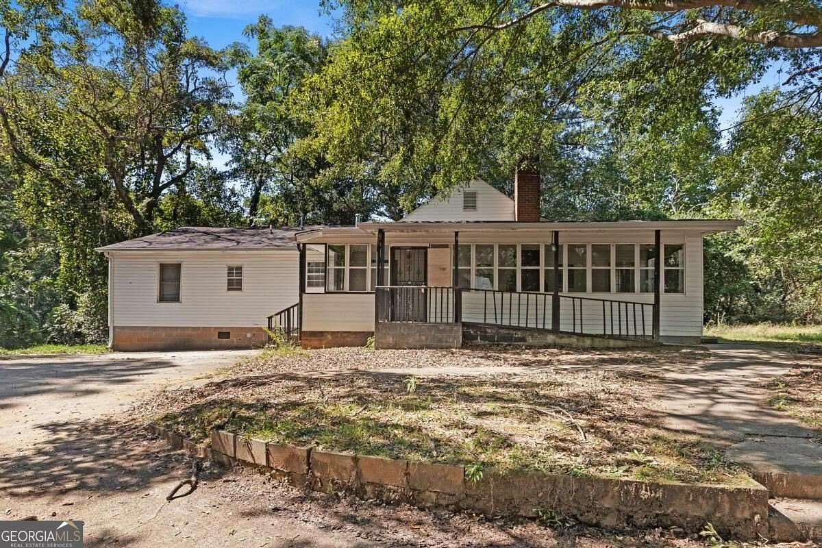 1.58 Acres of Land with Home for Sale in Atlanta, Georgia