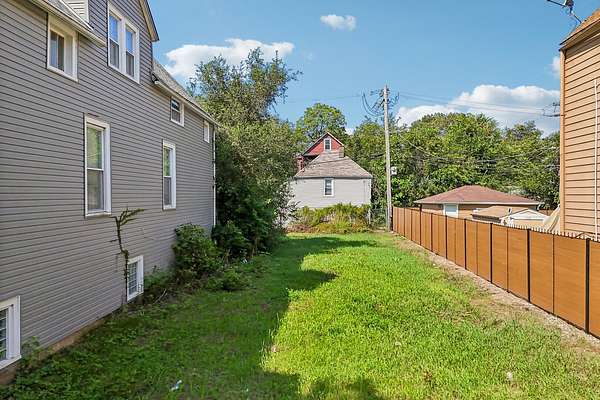 0.09 Acres of Land for Sale in Chicago, Illinois