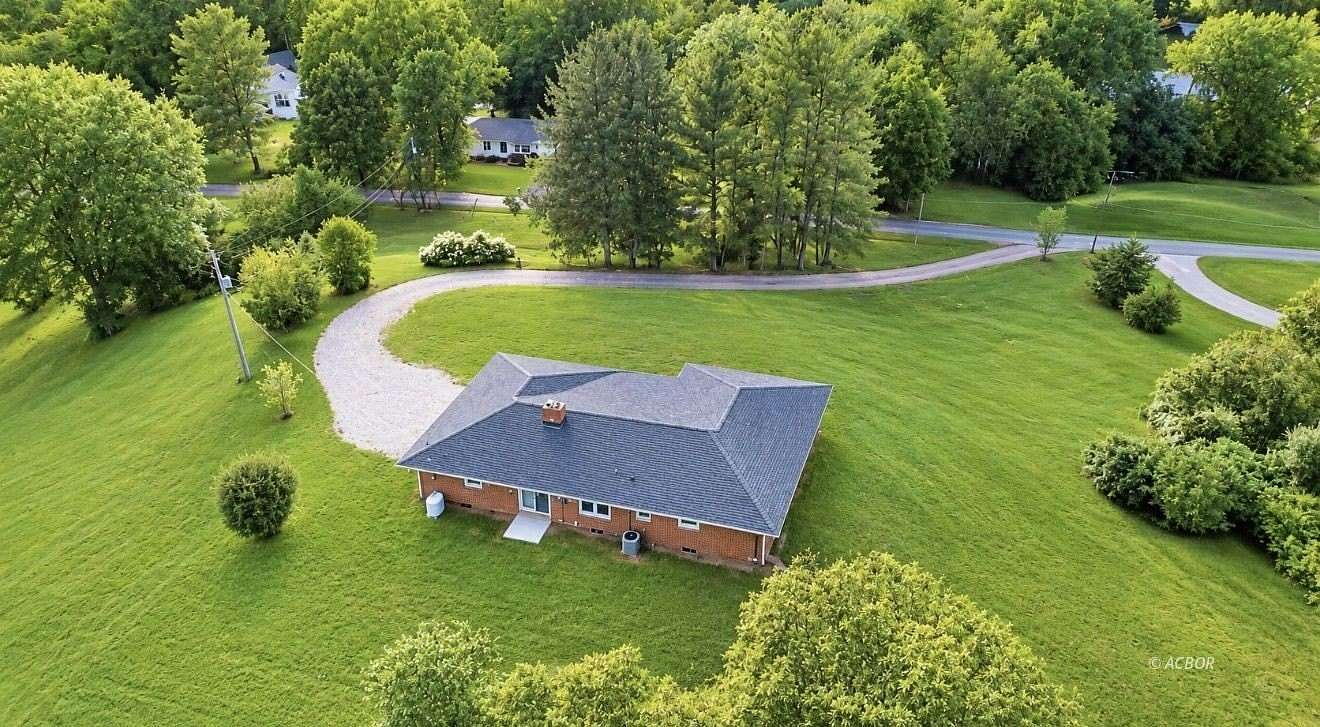 4 Acres of Land with Home for Sale in Chester, Ohio