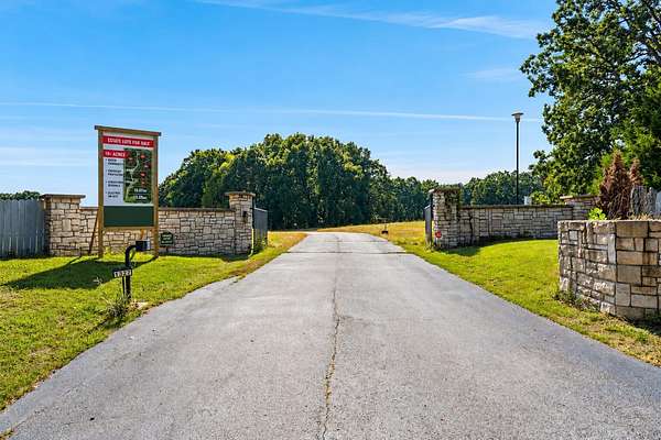 10 Acres of Land for Sale in Strafford, Missouri