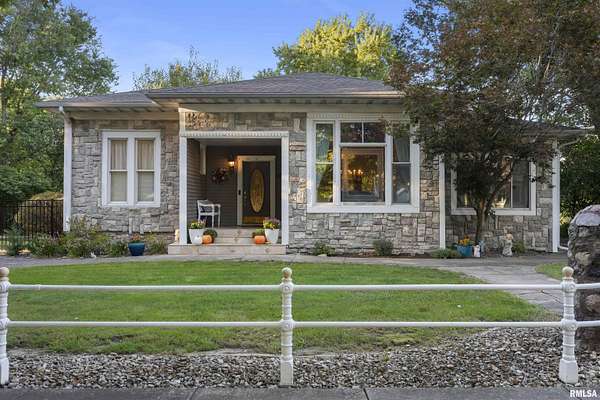 1.5 Acres of Land with Home for Sale in Delavan, Illinois
