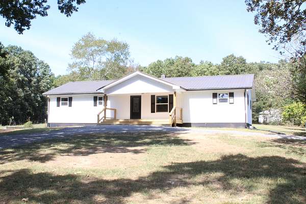 4.1 Acres of Land with Home for Sale in Baxter, Tennessee