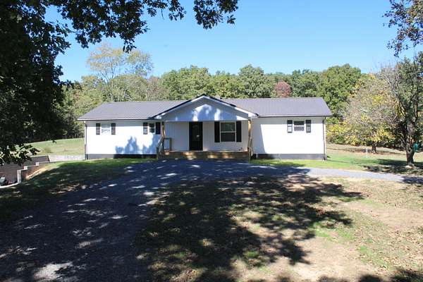 4.1 Acres of Land with Home for Sale in Baxter, Tennessee
