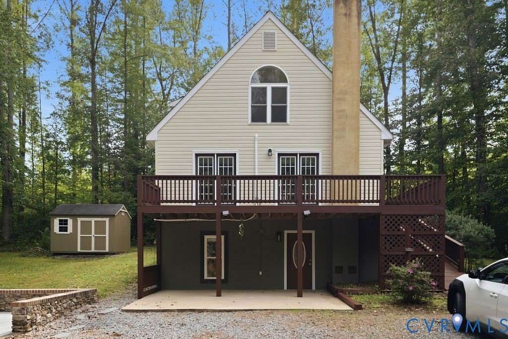 9.35 Acres of Land with Home for Sale in Amelia Court House, Virginia
