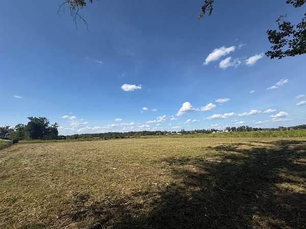 1 Acre of Residential Land for Sale in Savannah, Tennessee