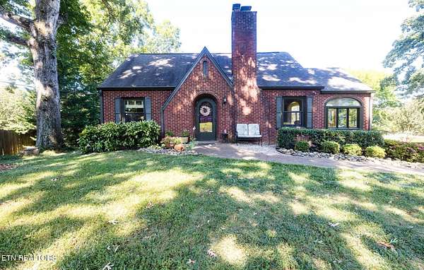 4.59 Acres of Land with Home for Sale in Knoxville, Tennessee