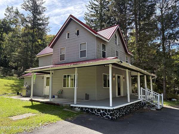 2.28 Acres of Land with Home for Lease in Canadensis, Pennsylvania
