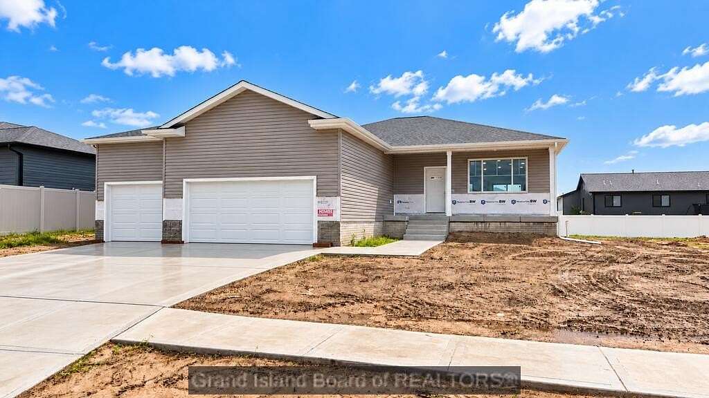 19.4 Acres of Land with Home for Sale in Grand Island, Nebraska