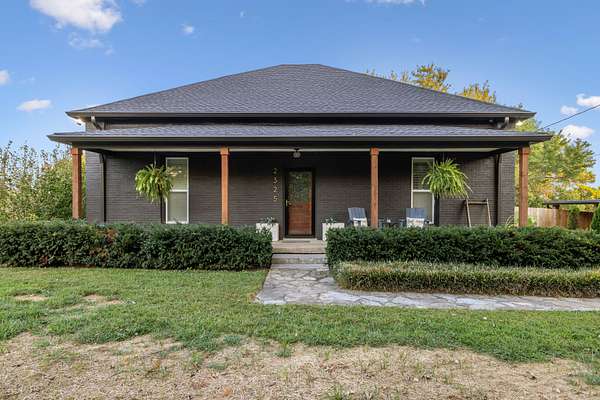 5.58 Acres of Land with Home for Sale in Franklin, Tennessee