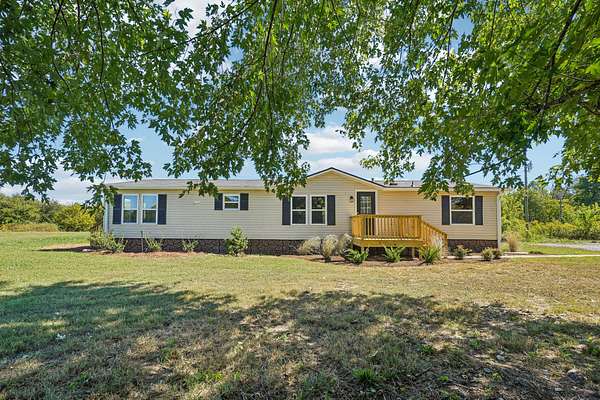 5 Acres of Land with Home for Sale in Springfield, Tennessee