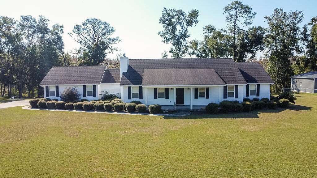 5.84 Acres of Land with Home for Sale in Lake Park, Georgia