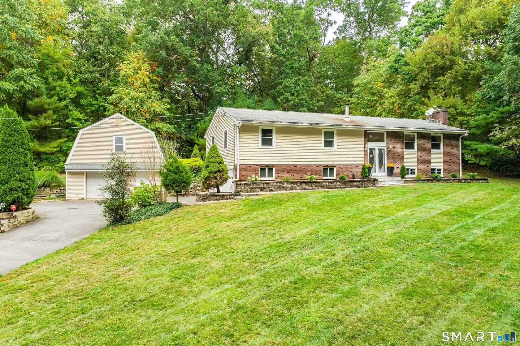 3.1 Acres of Land with Home for Sale in Glastonbury, Connecticut