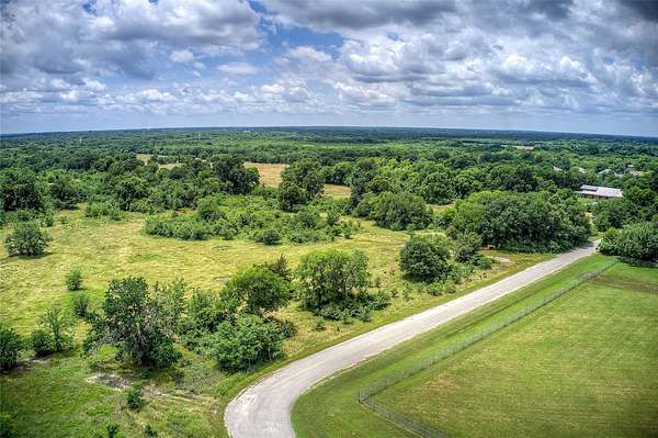 1 Acre of Land for Sale in Commerce, Texas