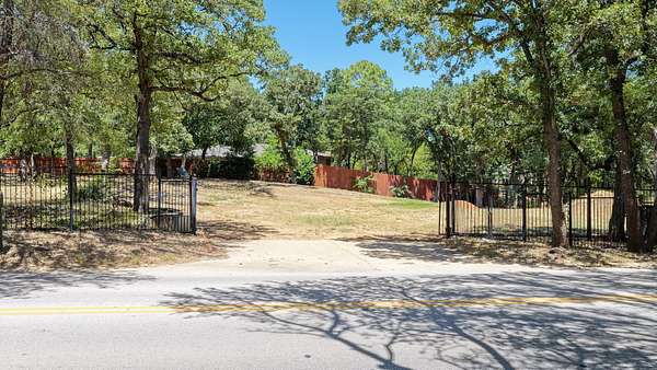 1.1 Acres of Residential Land for Sale in Southlake, Texas
