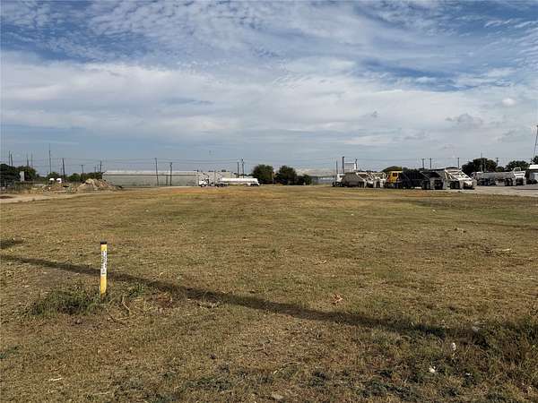 1.35 Acres of Commercial Land for Sale in Hillsboro, Texas