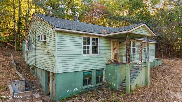4.1 Acres of Land with Home for Sale in Harriman, Tennessee