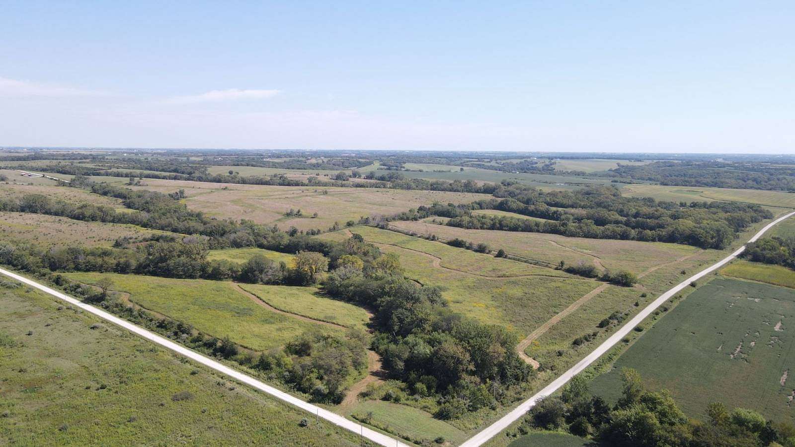 77 Acres of Land for Auction in Decatur City, Iowa