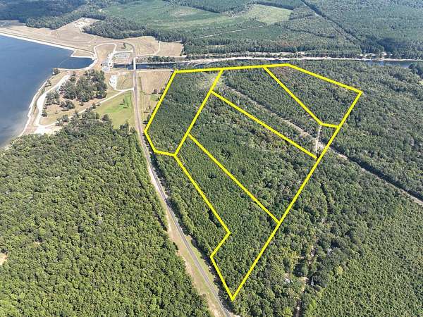17 Acres of Land for Sale in Burkeville, Texas