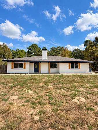 8 Acres of Land with Home for Sale in Palestine, Texas