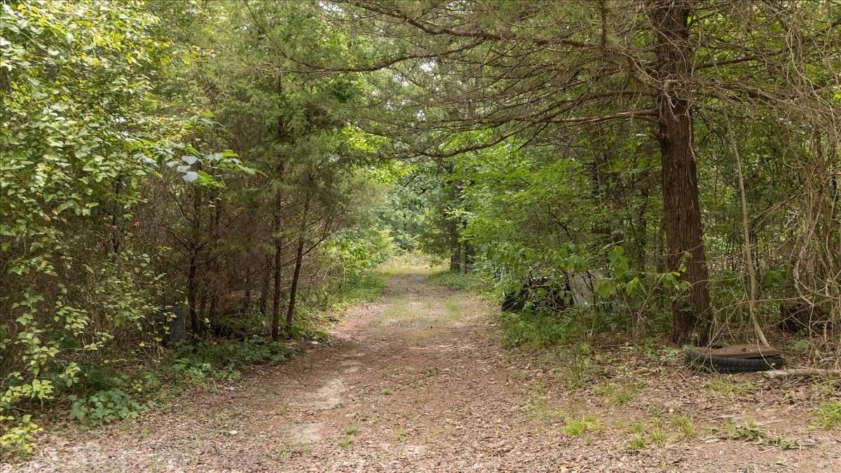 14.7 Acres of Land with Home for Sale in Canton, Texas