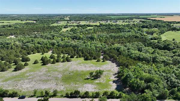 11 Acres of Land for Sale in Whitewright, Texas