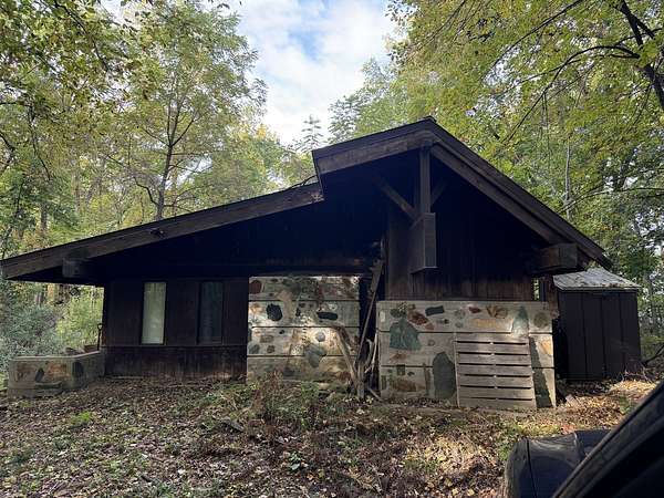 13 Acres of Land with Home for Sale in Kingston, Illinois