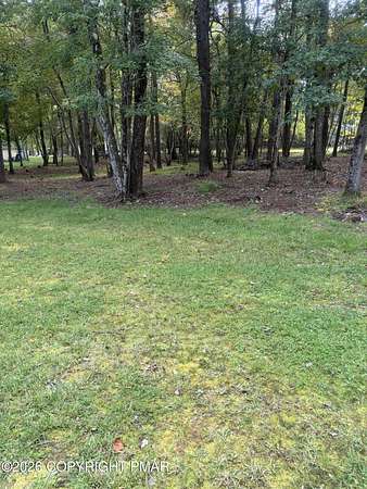 0.96 Acres of Residential Land for Sale in Pocono Summit, Pennsylvania