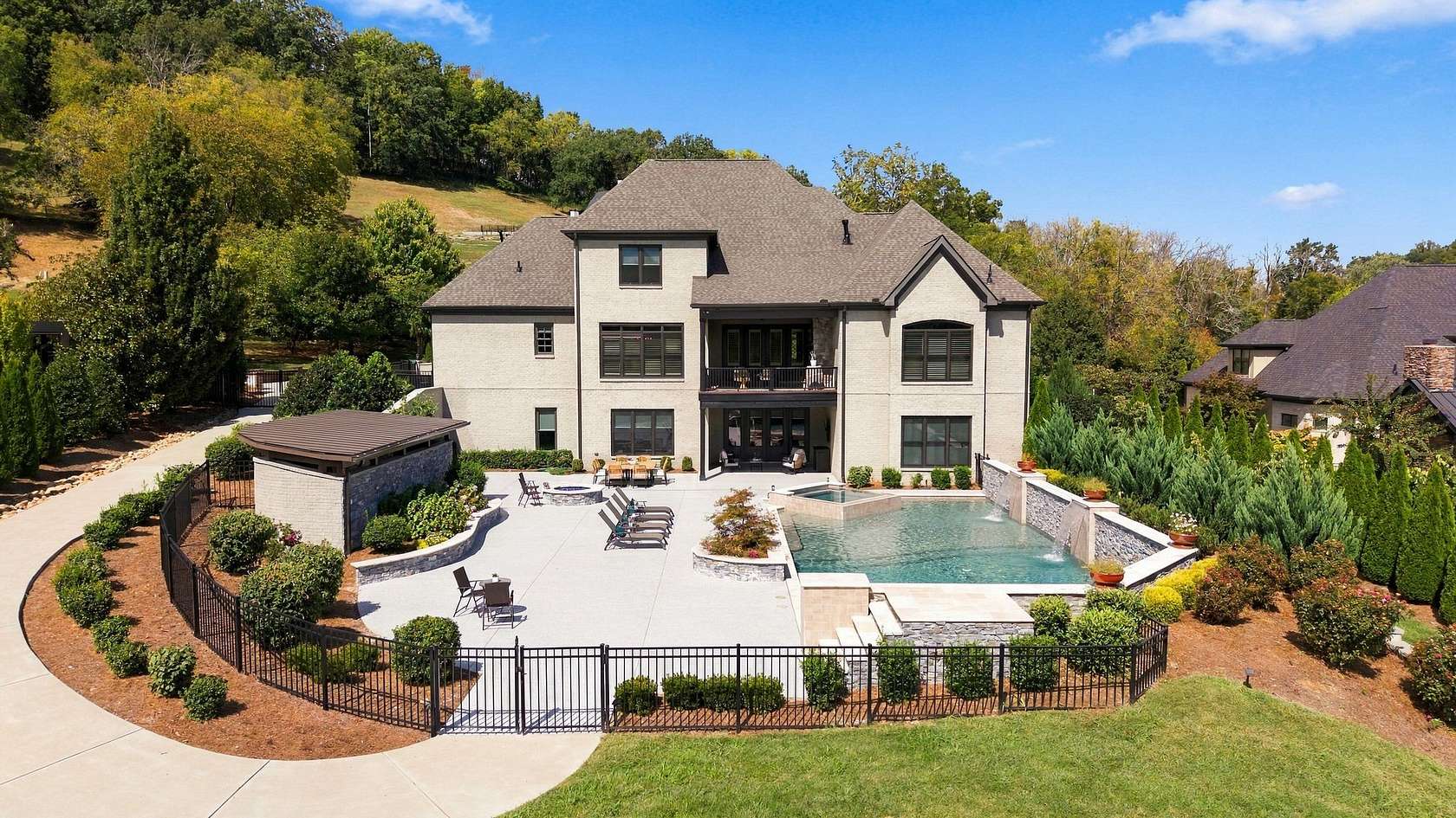 1.88 Acres of Land with Home for Sale in Franklin, Tennessee