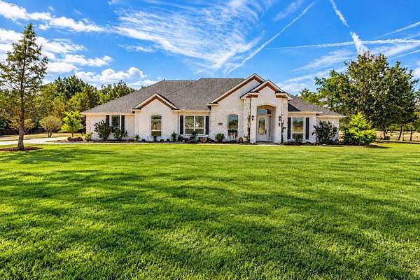 2.64 Acres of Land with Home for Sale in Kaufman, Texas