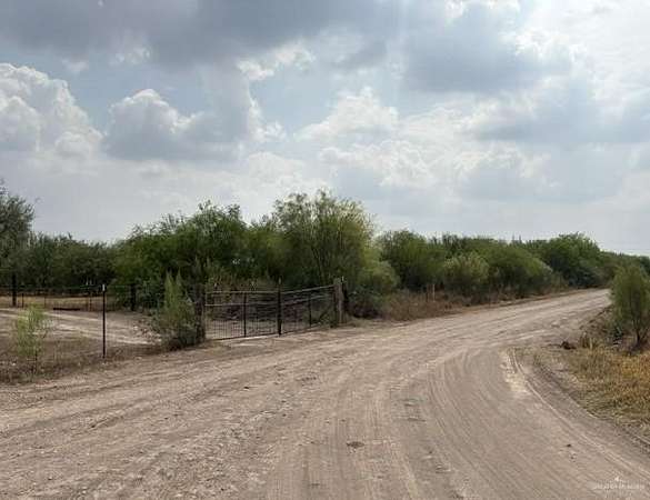 10 Acres of Land for Sale in Santa Maria, Texas