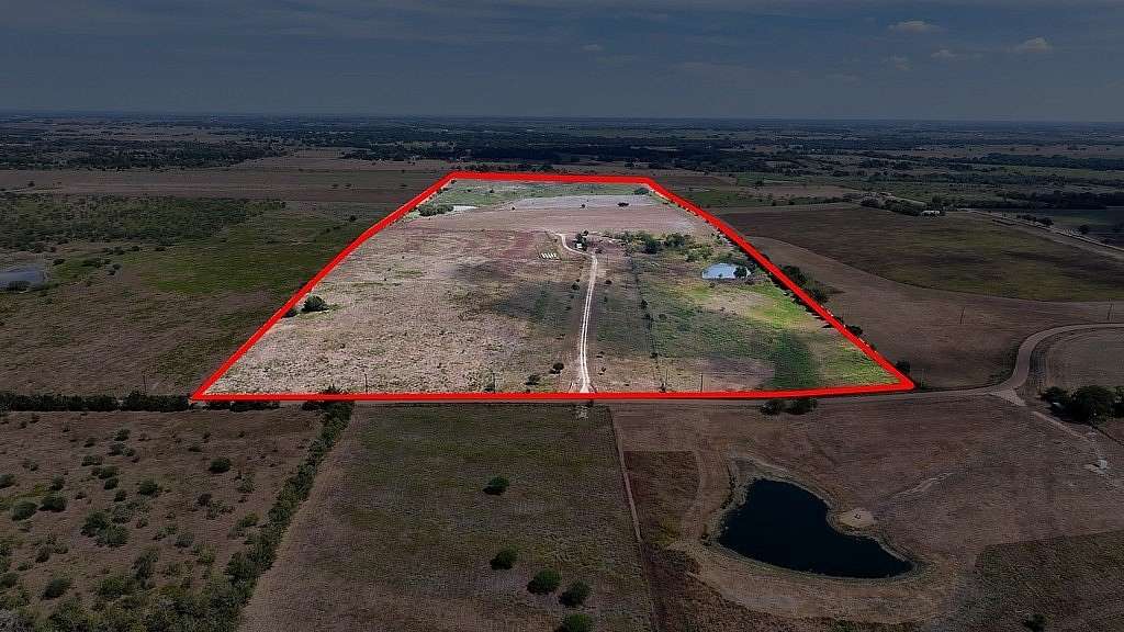 91.6 Acres of Agricultural & Residential Land for Sale in Muldoon, Texas