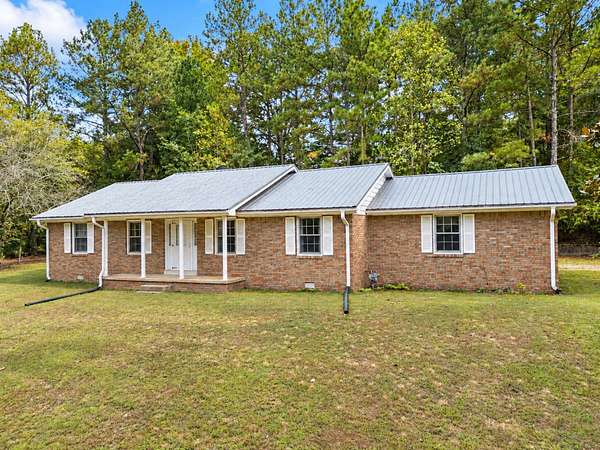 30 Acres of Land with Home for Sale in McEwen, Tennessee
