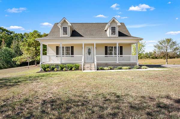 5 Acres of Land with Home for Sale in Westmoreland, Tennessee